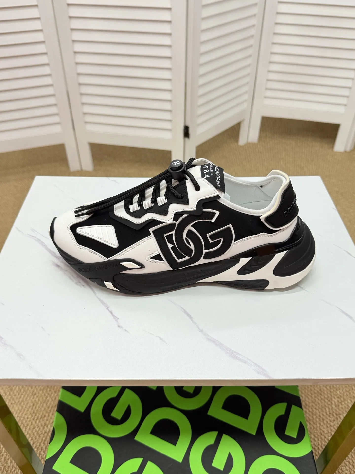 Men's clothing and shoes 260. The latest sports and casual shoes for couples (DG) are fashionable and versatile, and can add luster to various looks. Create an exquisite design with unique dynamic vitality and modern atmosphere, showing modern elegance. Size: 35-46 (custom-made sizes 45 and 46 are non-refundable) Se